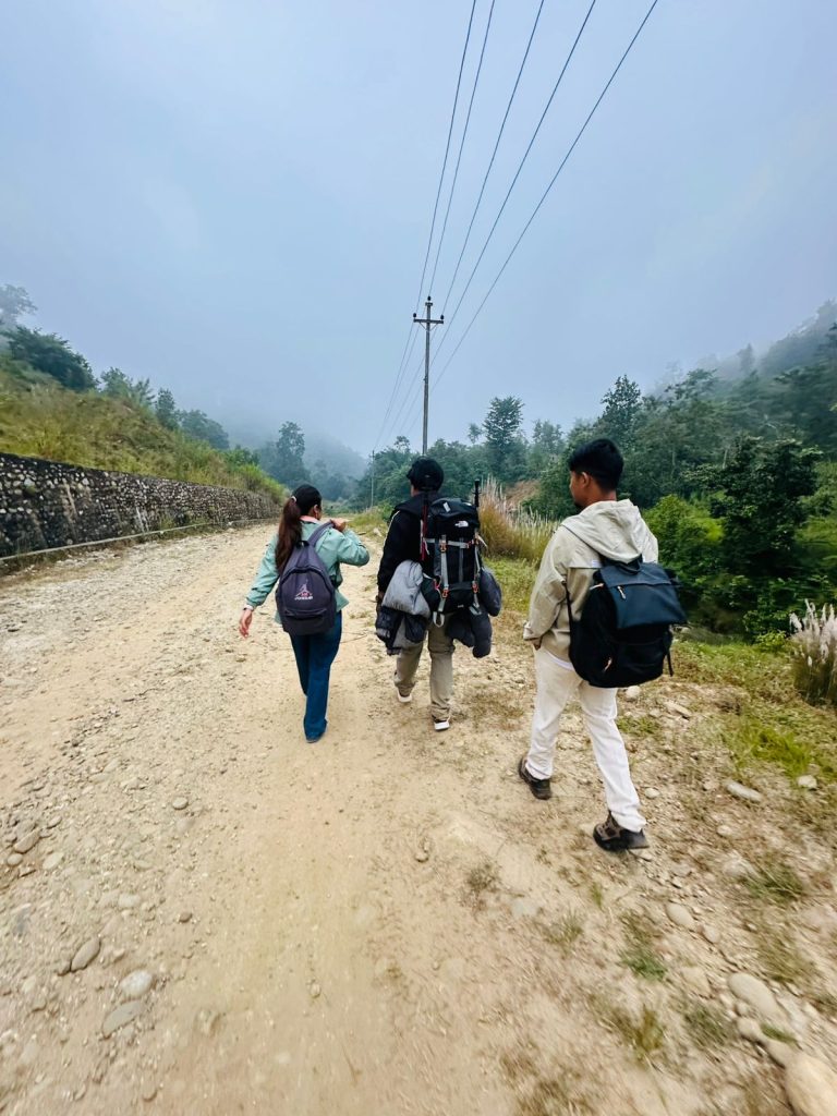 Trak starting to Tilicho Lake